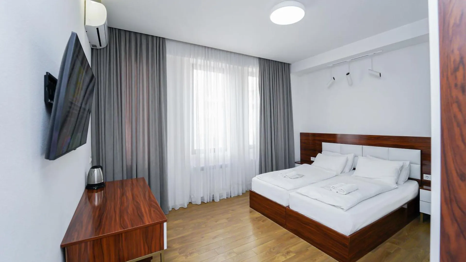 Hotel Type Rooms On Avenue Melikishvili, City Center Tbilisi